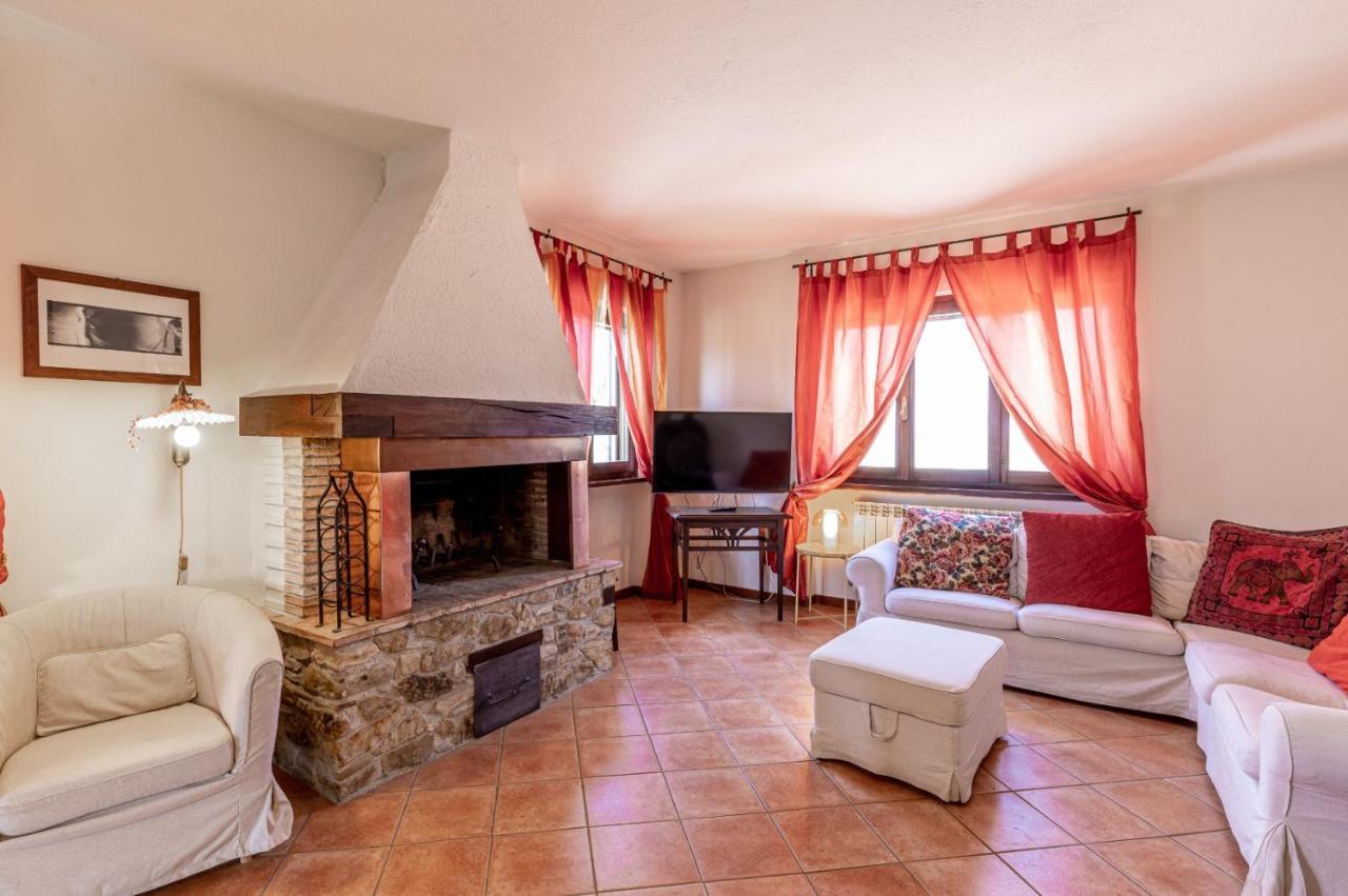 Casa Vacanze Colonnata 구비오 외부 사진