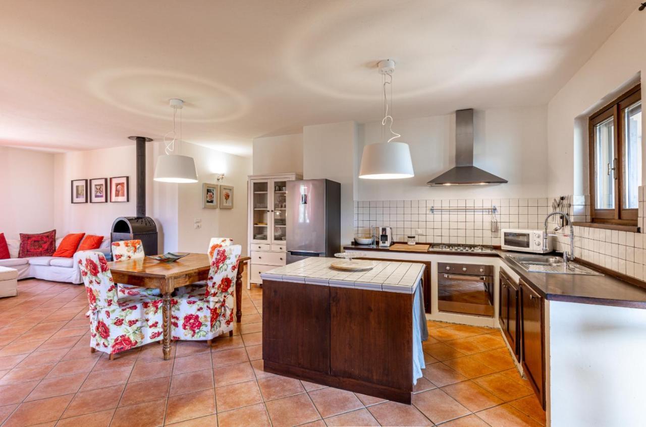 Casa Vacanze Colonnata 구비오 외부 사진